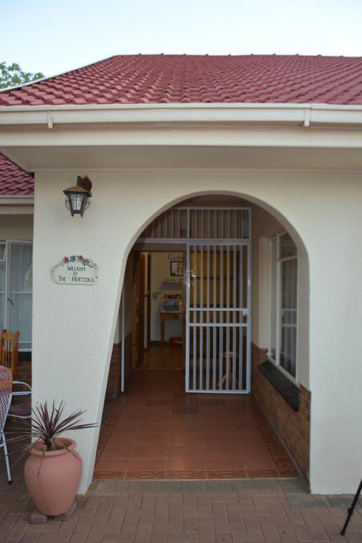 Blue Crane Guest House Bloemfontein Buitenkant foto